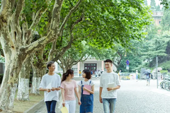 高考志愿适合男生学的专业有哪些？附男生最好就业的八大专业及推荐院校